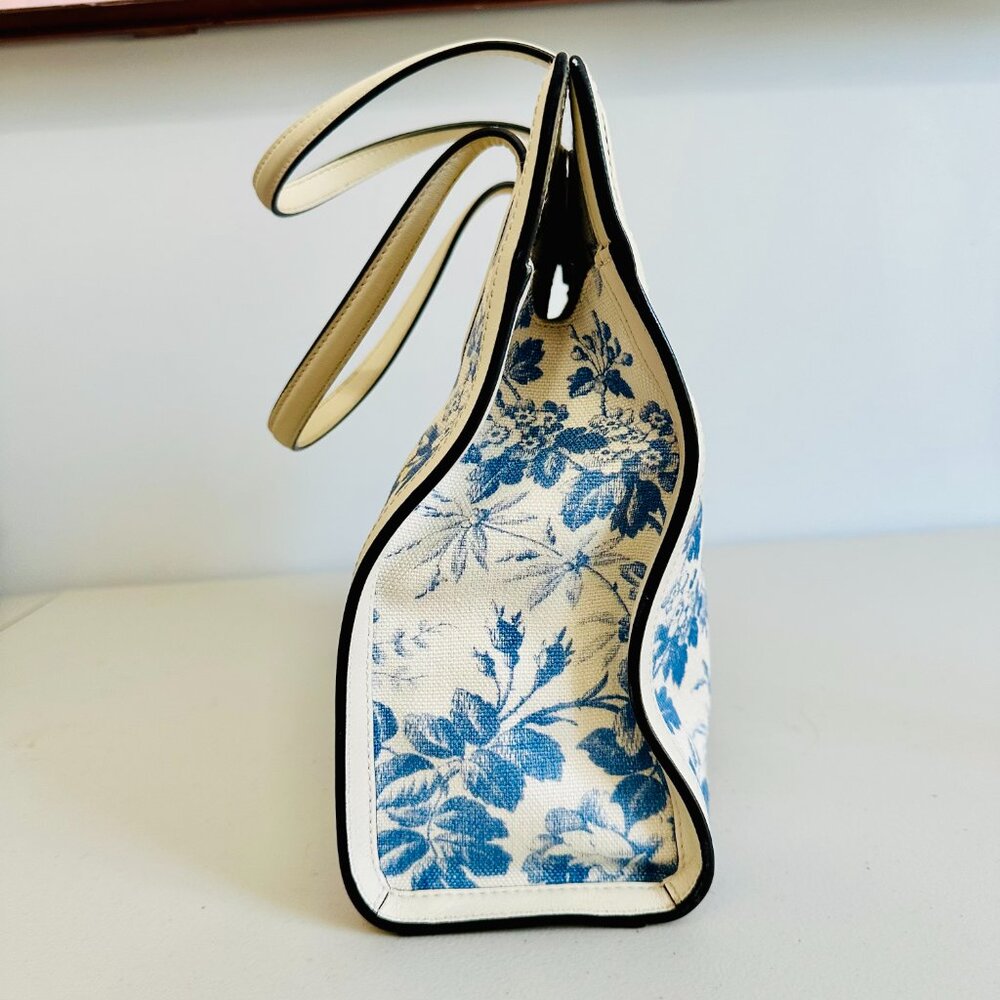 GUCCI JAPAN EXCLUSIVE TOILE BLUE AND WHITE FLORAL CANVAS AND LEATHER TOTE ITALY - Picture 2 of 13